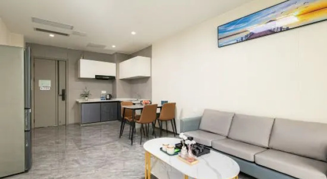 Люкс с балконом Chaoshan Huanpeng Hotel (Jieyang Chaoshan Airport Branch)
