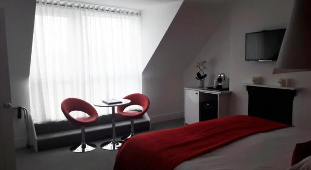 Двухместный номер Deluxe с балконом и с частичным видом на море Coast B&B