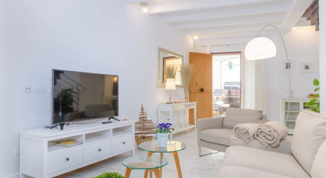 Es Reco in Costitx With 2 Bedrooms and 2 Bathrooms