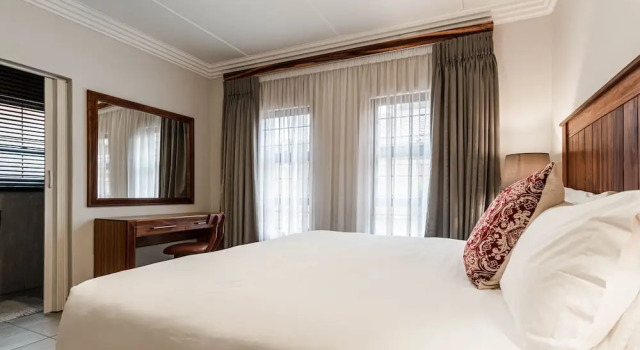 Апартаменты Comfort Camelot Guest House & Apartments