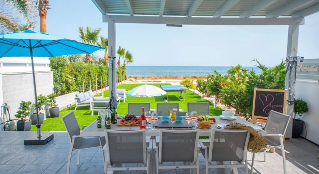 Ayia Thekla Seafront Villa Dagi, Buchen Sie Villa Villen in Famagusta, Villa