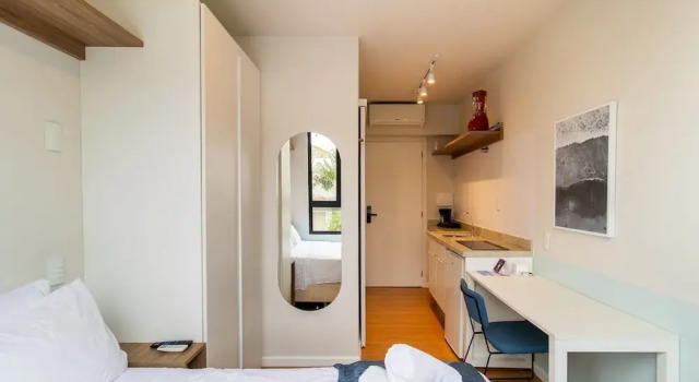 Modern Studio Just Minutes From the Beach Sid0209