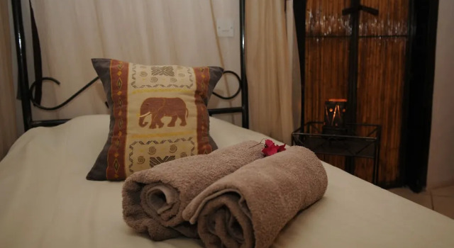 Zig Zag Town Lodge - Hostel