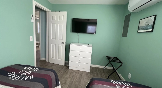 Sunfish Cove 2 Bedroom Cottage by RedAwning