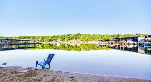 Osage Beach Vacation Rental w/ Main Channel Views!, Забронировать Отель Отели Осейдж-Бич 4 звезды, 4*