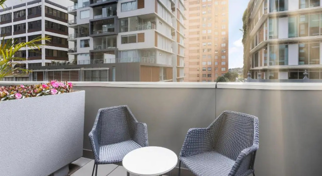 Двухместный номер Premium с балконом Holiday Inn & Suites Sydney Bondi Junction by IHG