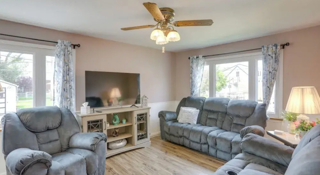 Коттедж Home w/ Screened-in Porch < 1 Mi to Lake Erie