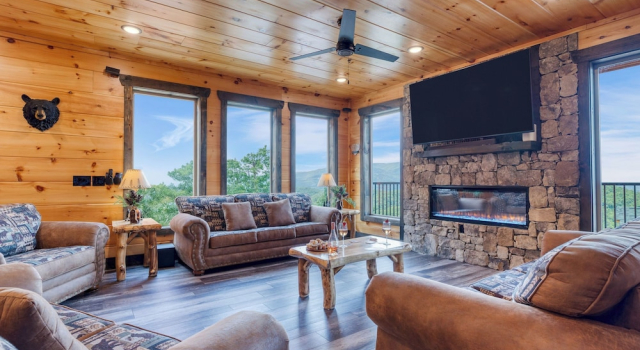 2 Homes Firefly Trail Way by Avantstay Sleeps 28, Indoor Pool + Hot Tub + Movie Theater & Game Room