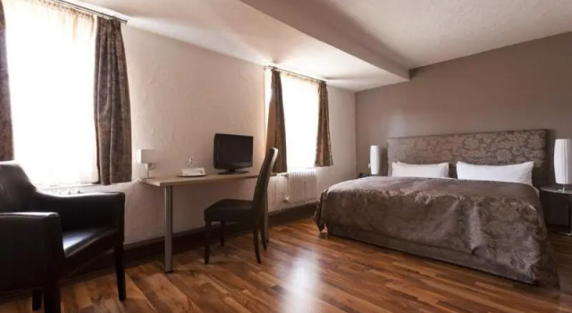 Leist-Sonne-Engel, Book Hotel Hilders Rhön