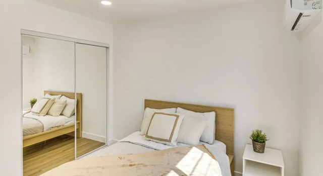 4 Mi to Sofi Stadium: Pet-friendly LA Area Home