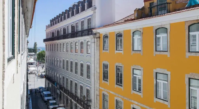 Alfama Baixa Spacious And Bright Apartment Blends the Historic and the Contemporary 2 Bedrs & 2 Bathrs AC 18th Century Building