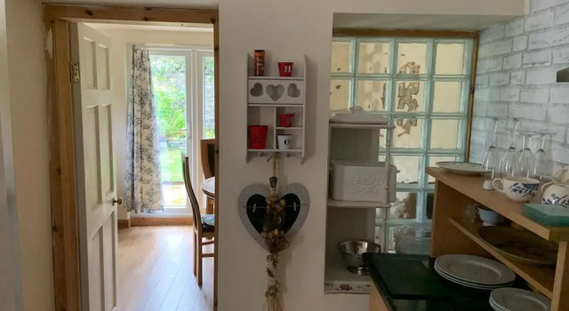 Homely Spacious Cottage in Central Location, Забронировать Дом для отпуска Отели Glasgow & The Clyde Valley с парковкой, Парковка