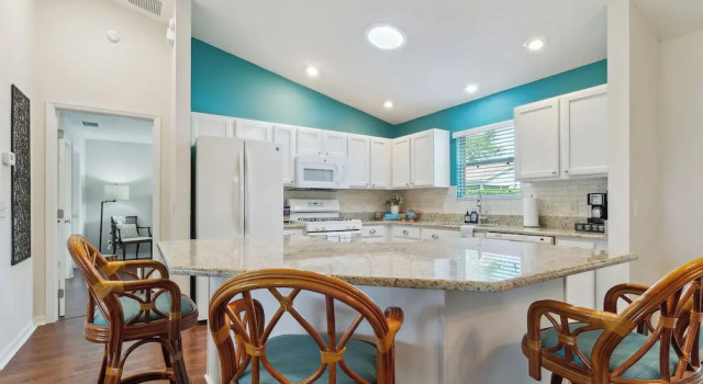 Коттедж Charming Designer Home Near Lake Sumter