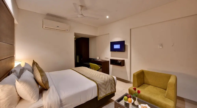 Номер Premium Click Hotel Vadodara