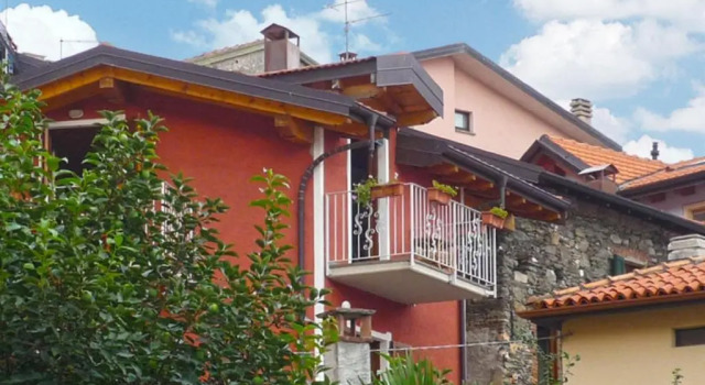 Appartamenti Il Castellaccio, Prenota Appartamento Rezzonico Como