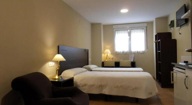 Hostal El Estudio, Забронировать Хостел Альманса Albacete Province, рядом с Театр Рехио
