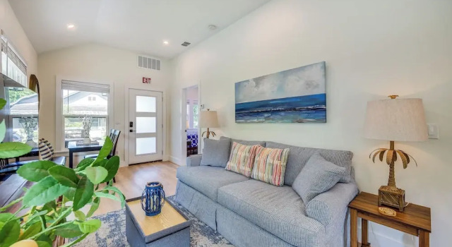 St Augustine Vacation Rental: Close to Downtown!, Забронировать Дом для отпуска Коттеджи Сент-Огастин, рядом с Cathedral Basilica of St. Augustine, Коттедж