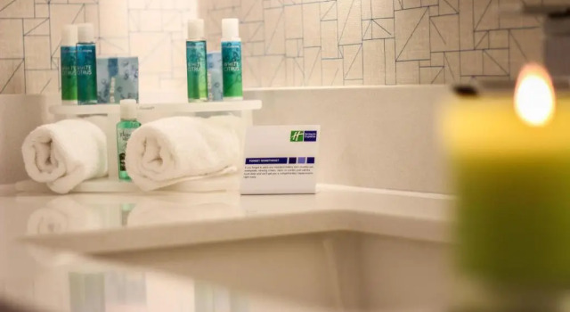 Двухместный люкс Holiday Inn Express & Suites Miami Airport East by IHG