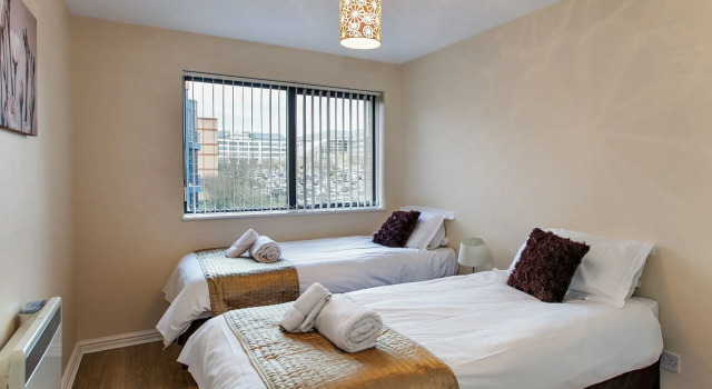South Row Serviced Apartments - Shortstay MK, Varaa Huoneisto Asunnot kohteessa Merseyside, Huoneisto