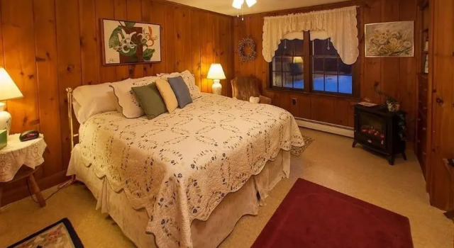 Lighthouse Inn Bed & Breakfast, Prenota Hotel Laconia Lake Winnipesaukee