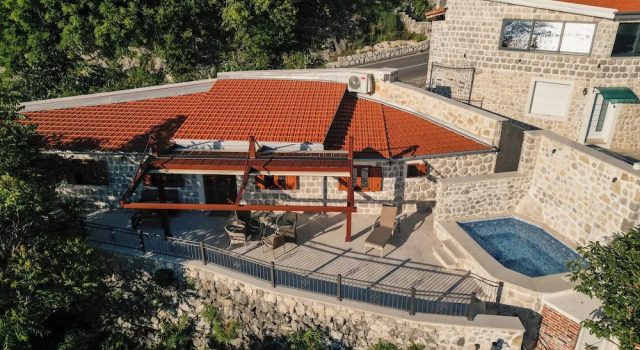 Вилла Step to Kotor bay Perast