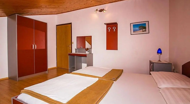 Beautiful apartment with back yard and terrace AE1259 - Apartments Vjenceslava XX