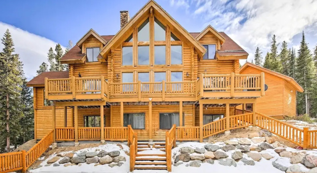 Expansive Alma Cabin w/ Hot Tub & Mountain Views!