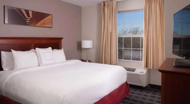 Четырёхместный люкс с 2 комнатами TownePlace Suites The Villages