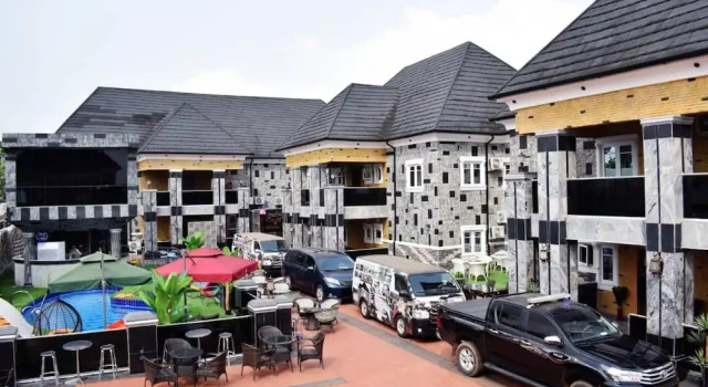 Place Tochil, Book Hotel Hotels in Owerri with Parking, Parking