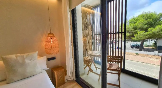 Standard Kahden hengen huone parvekkeella S Estancia Suites