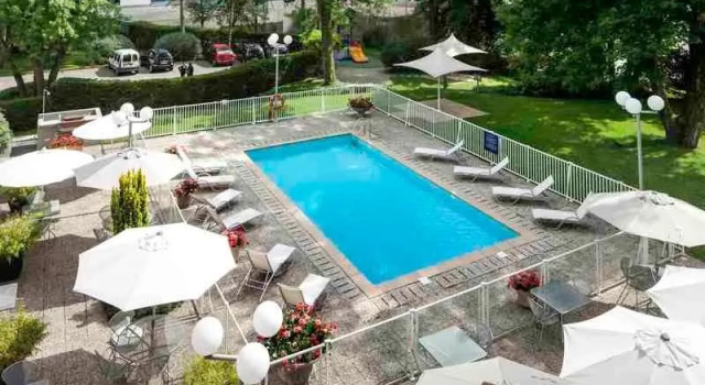 Трёхместный номер Standard ibis Styles Besançon