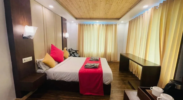 Hotel Riviera By Mount view