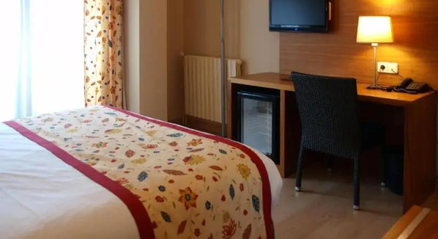 Четырёхместный номер Standard c 1 комнатой Hotel Guillem & Spa