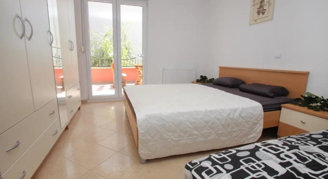 Apartments Villa Dalmazia, Rezerwuj Apartament Hotele w Split-Dalmatia County z parkingiem, Parking