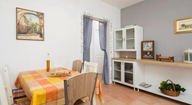 2 - Modern Apartment With Garden, 80m From Beach, Rezerwuj Apartament Hotele w Split-Dalmatia County z parkingiem, Parking