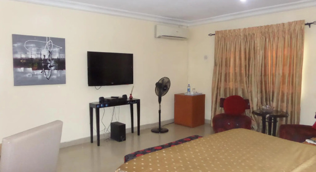 Номер Executive Adna Hotel