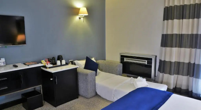 Двухместный номер семейный The Commodore Hotel
