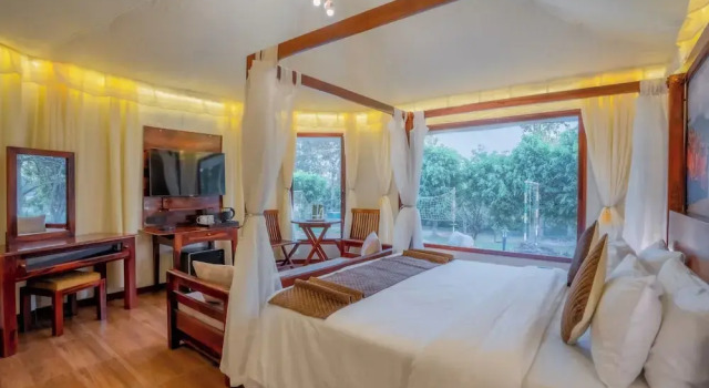 Corbett Tiger Den Resort, Rezervovat Lázně / Resort Ramnagar Uttarakhand