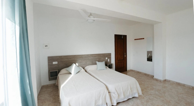 Hostal Cala Llombards