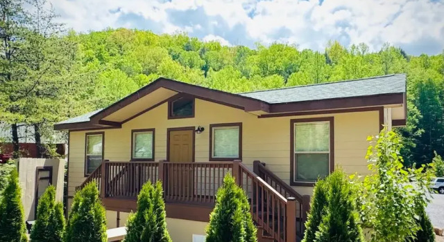 Dudley Creek RV Resort, Забронировать Курортный отель Гатлинберг Great Smoky Mountains National Park