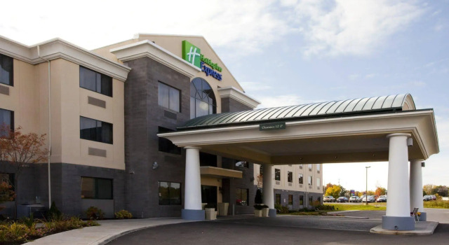 Holiday Inn Express Syracuse Airport by IHG
