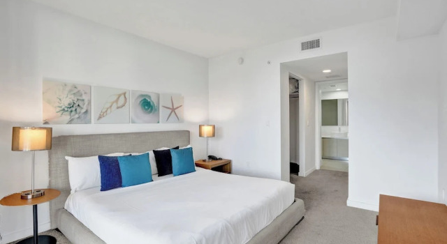 Апартаменты Standard Three-Bedroom Beachwalk Resort Apartment