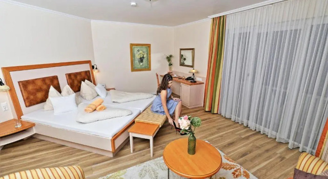Двухместный номер Standard с балконом и с видом на озеро Flairhotel am Wörthersee