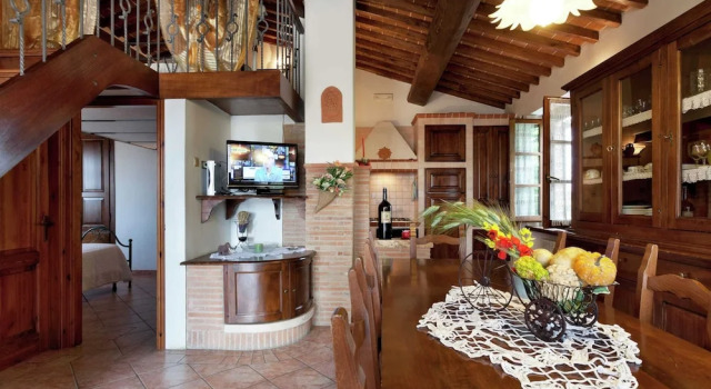 Apartment Near Cortona With Pool and Roman Charm