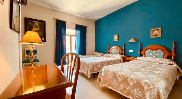 Hostal Restaurante Leon, Prenota Hotel Trujillo 