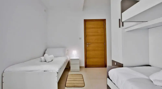 Stunning Sliema 2 Bed Apt Meters Away From Beach