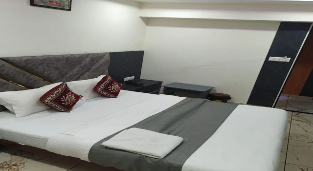 Hotel Heritage - Gurukul, Rezervovat Hotel Hotely v Gujarat s parkováním, Parkování