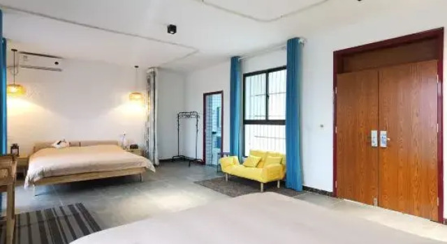 Люкс Jiumen Homestay (Xi'an Bell and Drum Tower Huimin Street)