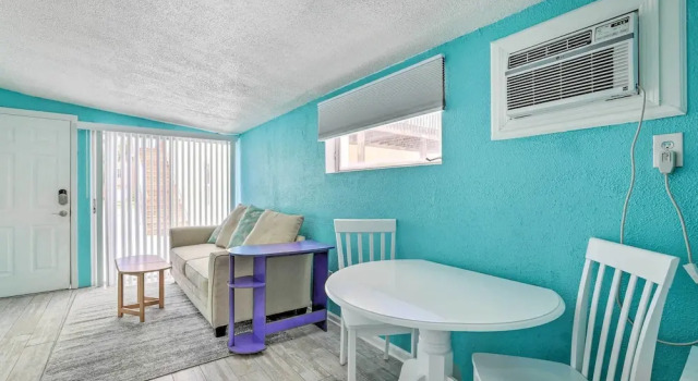 Remodeled Siesta Key Studio Near Beach!, Забронировать Апартаменты/квартира Сиеста-Ки Sarasota Area
