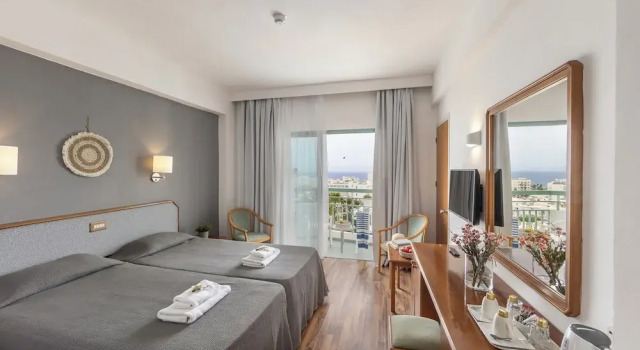 Camera doppia Standard con balcone e con vista Antigoni Hotel